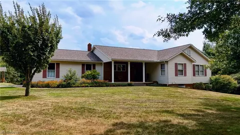 3464 Ridge Rd, Strasburg, OH 44680