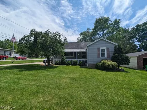 1330 Noble St, Barberton, OH 44203