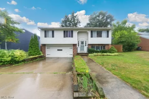 17205 Hilliard Rd, Lakewood, OH 44107