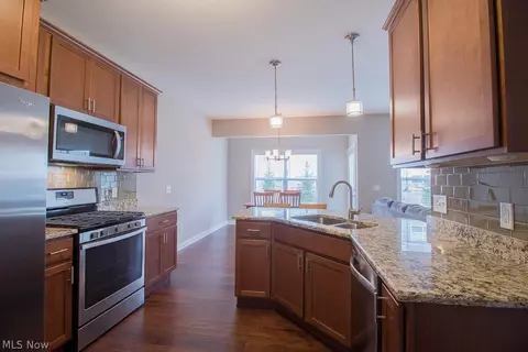 158 Larimar Dr, Willowick, OH 44095 photo 6