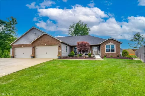 1745 Sweetleaf Cir NW, Massillon, OH 44647