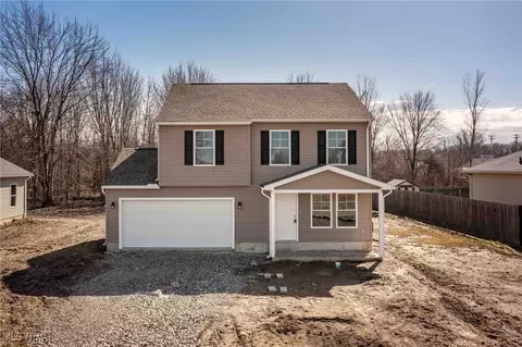2291 Arrowhead St, Lorain, OH 44052