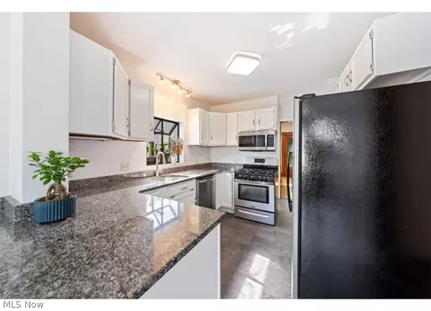 Kitchen - 322 Cambridge Ave, Elyria, OH 44035 photo 2 of 3
