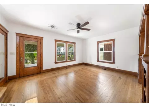 Living - 322 Cambridge Ave, Elyria, OH 44035 photo 1 of 3