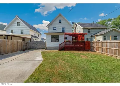 Exterior - 322 Cambridge Ave, Elyria, OH 44035 photo 6 of 7