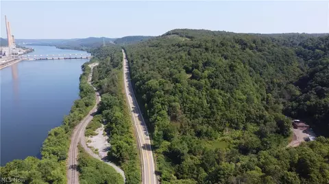 Ohio River Boulevard, New Cumberland, WV 26047