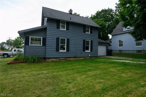 206 Chestnut St, Wadsworth, OH 44281