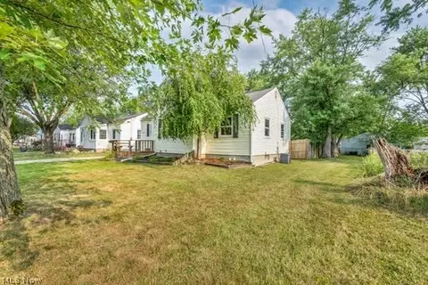 532 Metcalf Rd, Elyria, OH 44035 photo 4