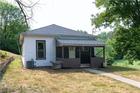 8729 Perrys Den Rd, Cumberland, OH 43732