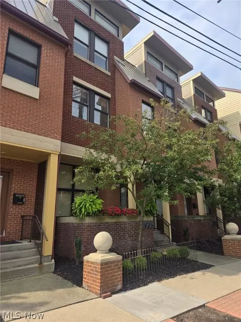 11905 Detroit Ave, Lakewood, OH 44107