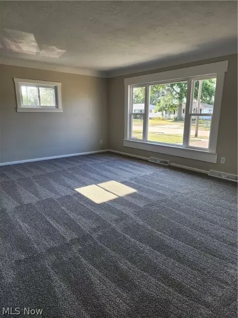 Living - 1629 W 30th St, Lorain, OH 44052 photo 2 of 3