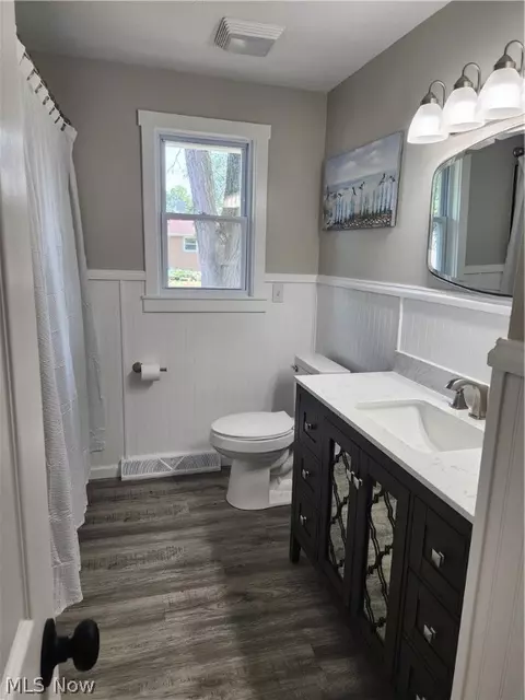 Bath - 1629 W 30th St, Lorain, OH 44052 photo 1 of 3