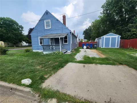 922 E Archwood Ave, Akron, OH 44306