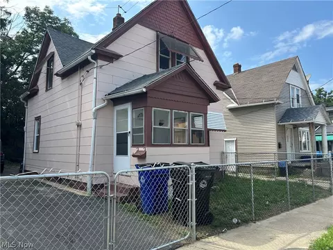 3362 W 59th Pl, Cleveland, OH 44102