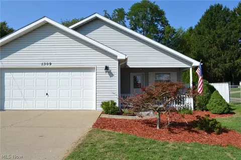 1309 23rd St, Vienna, WV 26105