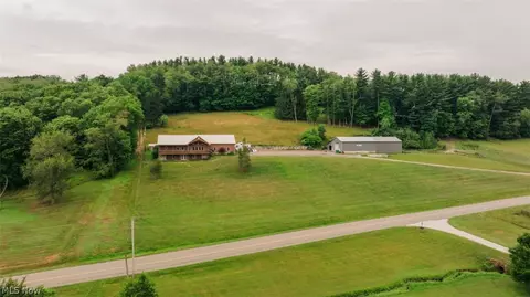 168 Bacon Rd NW, Carrollton, OH 44615