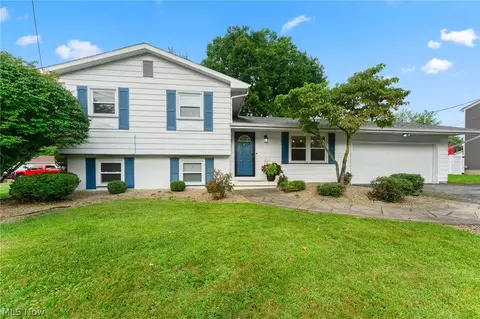 1416 N Road Rd SE, Warren, OH 44484