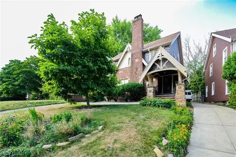 3710 Washington Blvd, University Heights, OH 44118