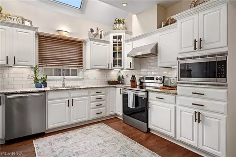 Kitchen - 503 Heron Dr, Huron, OH 44839 photo 3 of 4