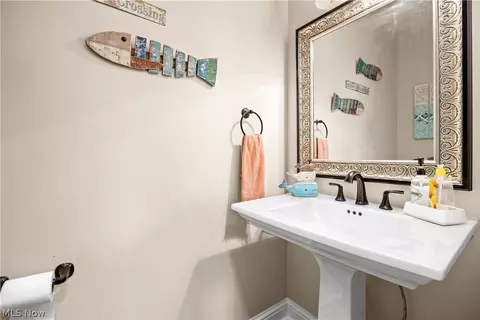 Bath - 503 Heron Dr, Huron, OH 44839 photo 3 of 4