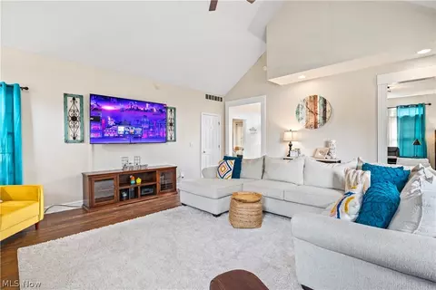 Living - 503 Heron Dr, Huron, OH 44839 photo 3 of 4