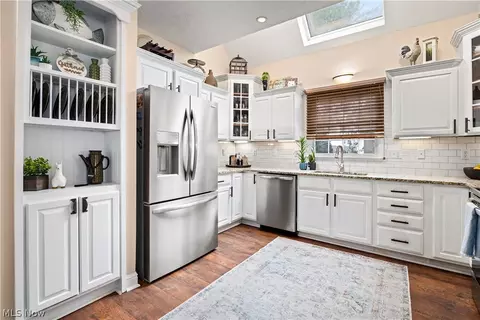 Kitchen - 503 Heron Dr, Huron, OH 44839 photo 2 of 4