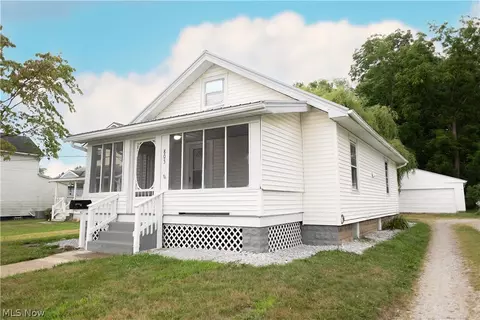 803 14th St SW, Massillon, OH 44647