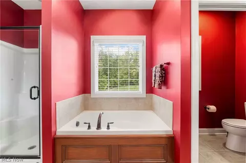 Bath - 3356 Huntcliffe Rd NE, Canton, OH 44721 photo 2 of 6