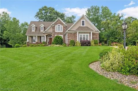 Exterior - 3356 Huntcliffe Rd NE, Canton, OH 44721 photo 6 of 18