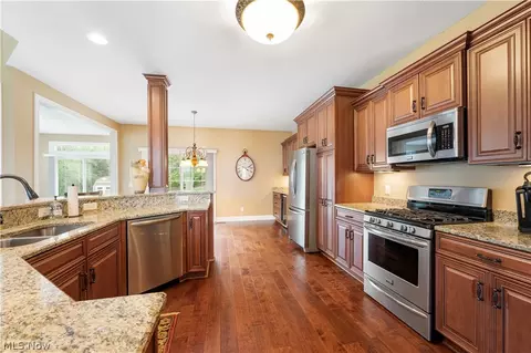 Kitchen - 3356 Huntcliffe Rd NE, Canton, OH 44721 photo 3 of 3