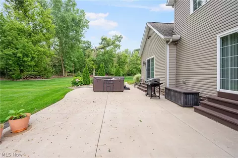 Exterior - 3356 Huntcliffe Rd NE, Canton, OH 44721 photo 13 of 18