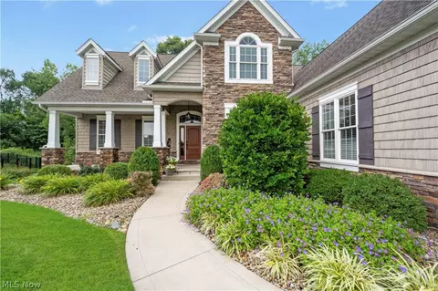 Exterior - 3356 Huntcliffe Rd NE, Canton, OH 44721 photo 8 of 18