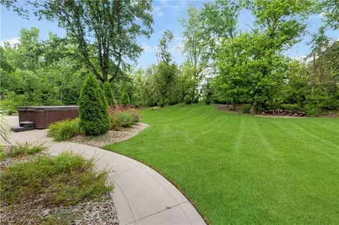 Exterior - 3356 Huntcliffe Rd NE, Canton, OH 44721 photo 10 of 18