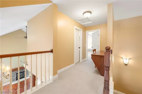 Entry Way - 3356 Huntcliffe Rd NE, Canton, OH 44721 photo 5 of 5