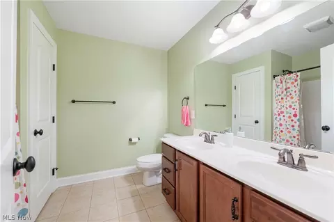 Bath - 3356 Huntcliffe Rd NE, Canton, OH 44721 photo 6 of 6