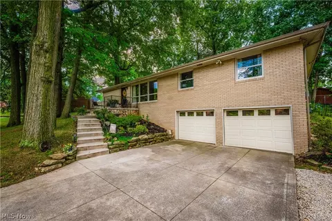 8880 Margaret St NW, Massillon, OH 44646