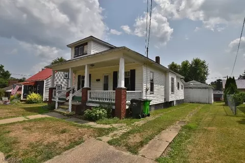 292 4th St NE, Carrollton, OH 44615