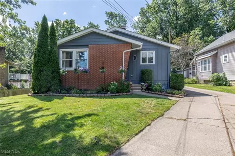 323 Oak St, Wadsworth, OH 44281