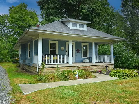 8219 Johnnycake Ridge Rd, Mentor, OH 44060