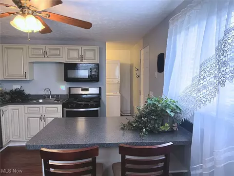 681 Abbe Rd S, Elyria, OH 44035 photo 5