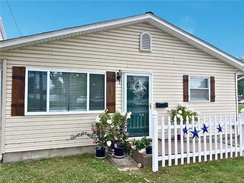 681 Abbe Rd S, Elyria, OH 44035 photo 2