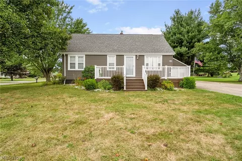 3007 Ravenna Ave, Louisville, OH 44641