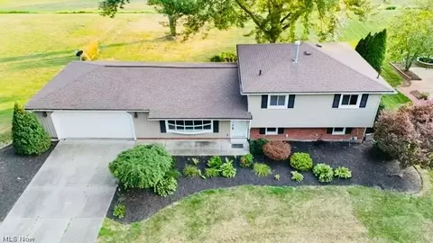 3086 Bancroft Rd, Fairlawn, OH 44333 photo 2