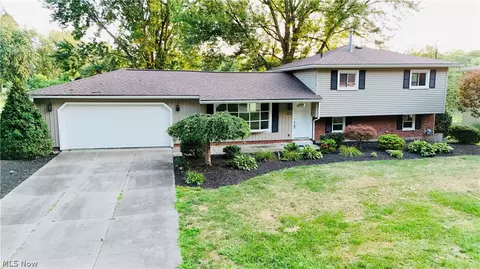 3086 Bancroft Rd, Fairlawn, OH 44333