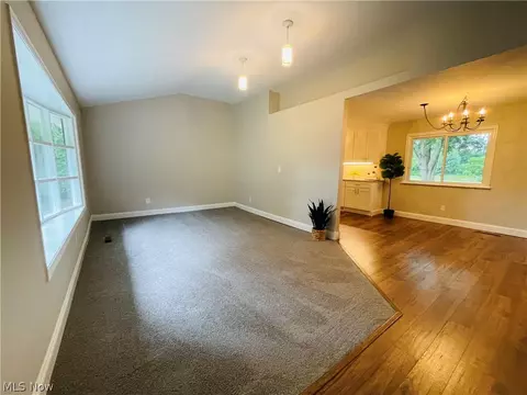 3086 Bancroft Rd, Fairlawn, OH 44333 photo 3