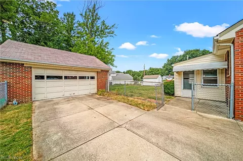 2404 Rockefeller Rd, Wickliffe, OH 44092 photo 23