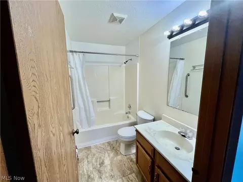 7350 Eisenhower Dr #5, Boardman, OH 44512 photo 9