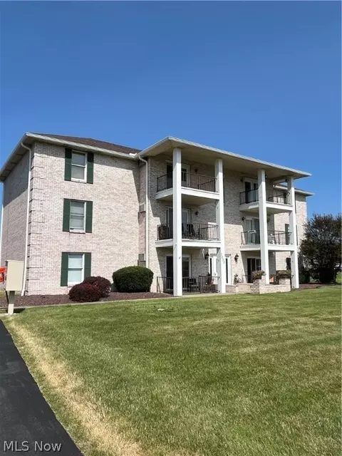 7350 Eisenhower Dr #5, Boardman, OH 44512 photo 2