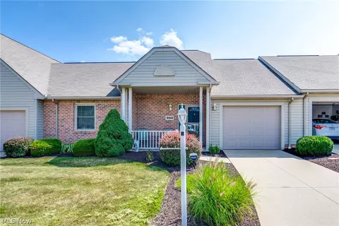 953 Amundsen Dr, Canal Fulton, OH 44614
