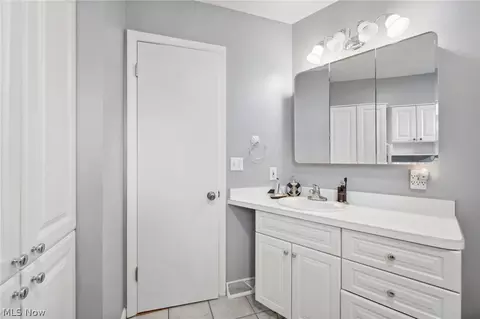 36310 Stevens Blvd, Willoughby, OH 44094 photo 16